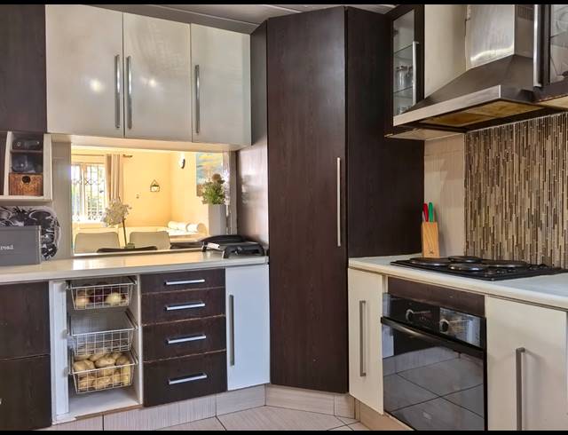 2 BEDROOM DUPLEX FOR SALE IN BLACKHEATH